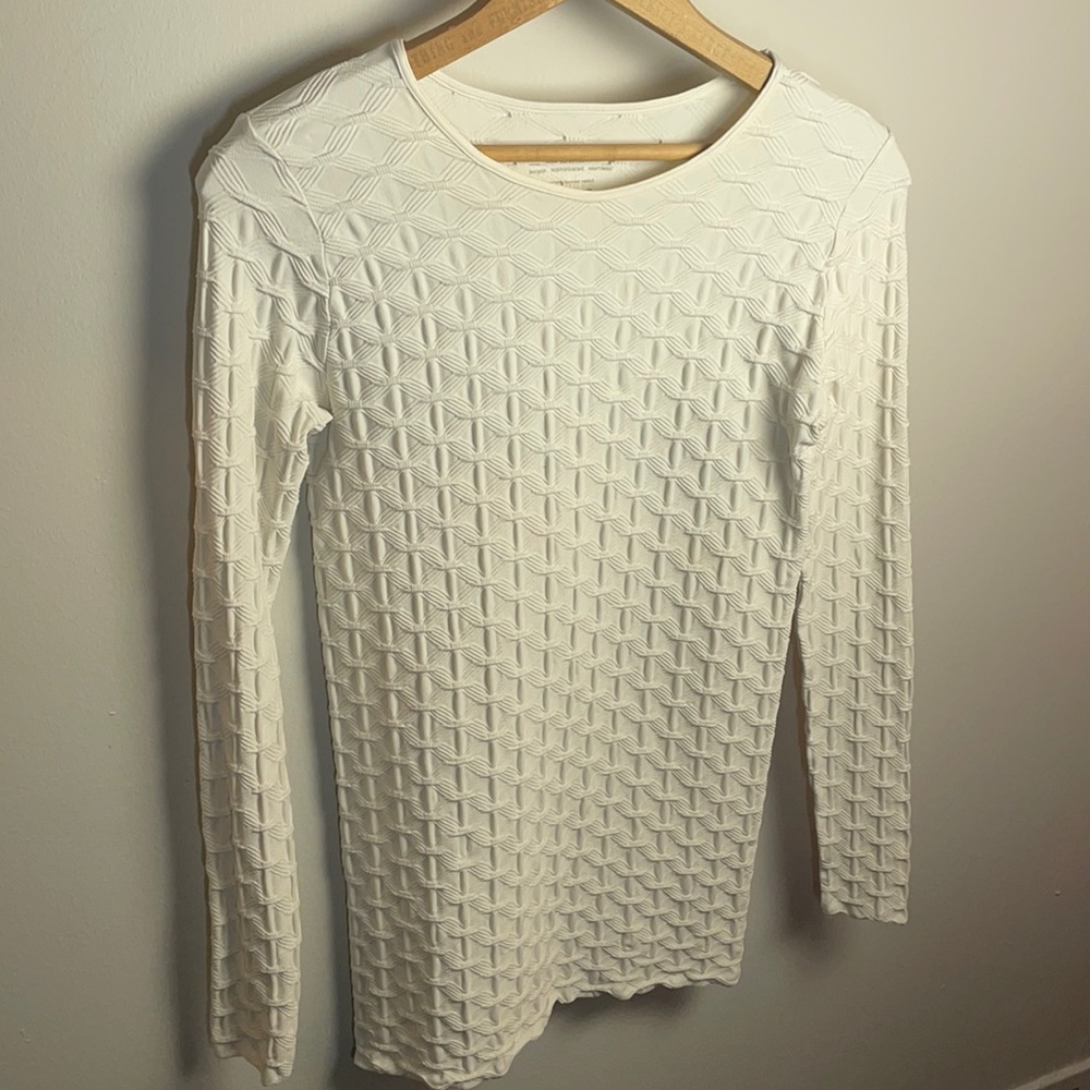 Tees by Tina white Woman’s Top sweater -medium